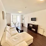 Quiet, Luxury Apt In Dublin.