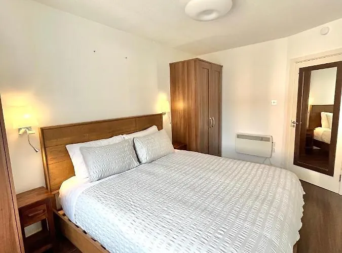 Quiet, Luxury Apt In Dublin.